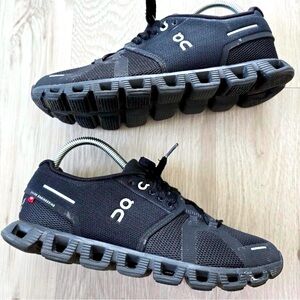 On Running | Cloud 5 black monochrome sporty running sneakers | WMS 9